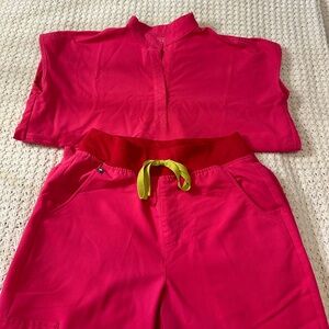 FIGS LIMITED EDITION RAFAELA TOP XS | JOGGERS S